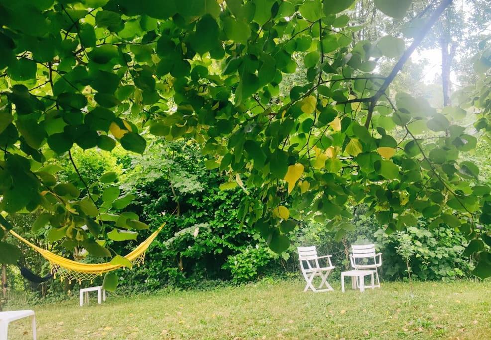 Gîte et jardin en bord de rivière Saumane Extérieur photo