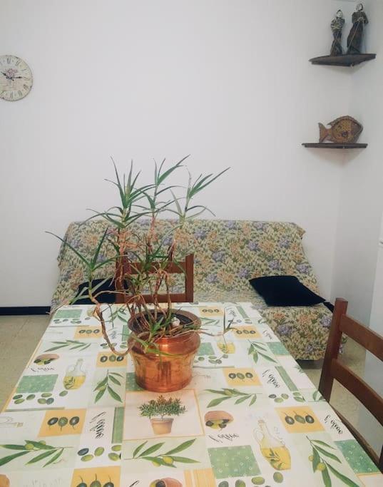 Gîte et jardin en bord de rivière Saumane Extérieur photo